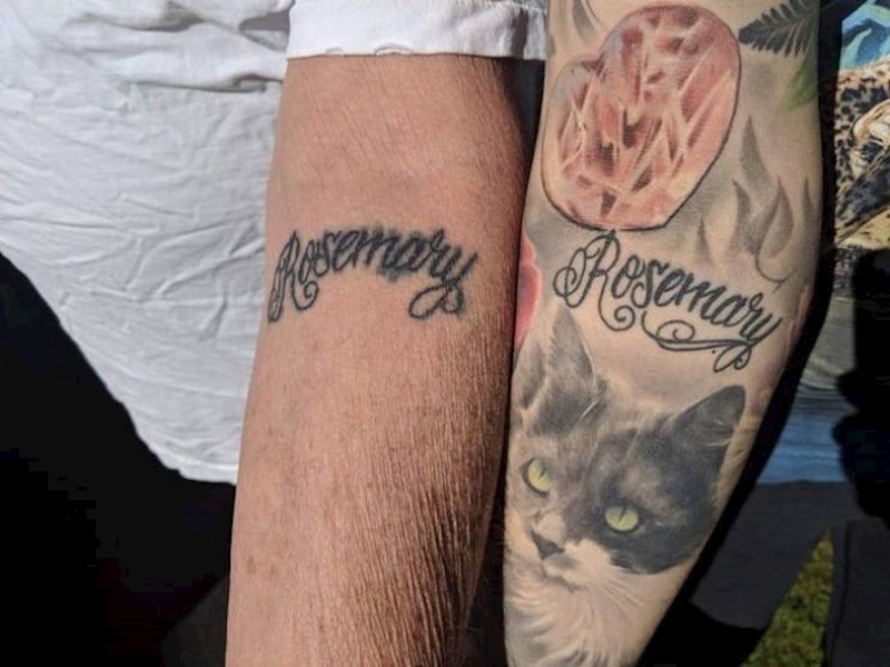 11. "Djed i ja napravili smo tetovaže kao uspomenu na nedavno preminulu baku."