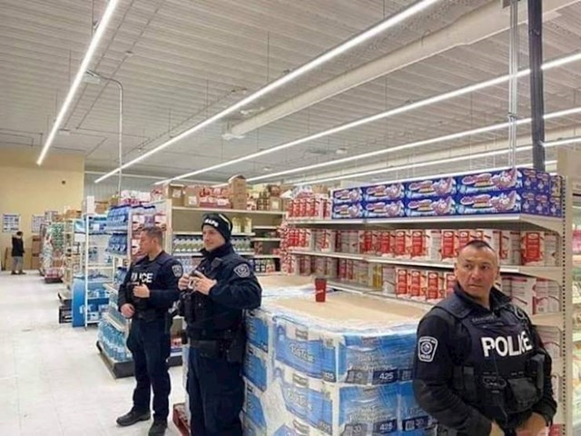 ...toaletni papir čuvaju policajci! :O