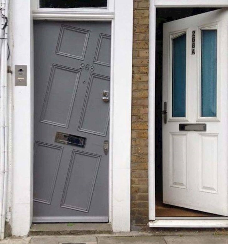 3. Nečija vrata koja je prilično uznemirujuće malo duže gledati