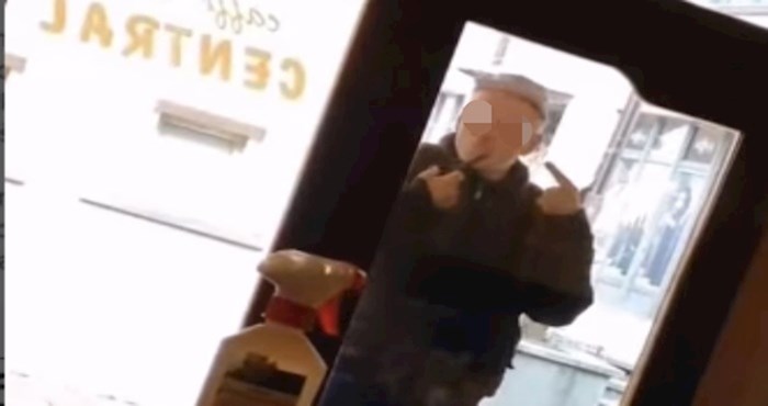 Ovaj tip je pred jednim kafićem u Đakovu odlučio napraviti nešto suludo, morate vidjeti snimku