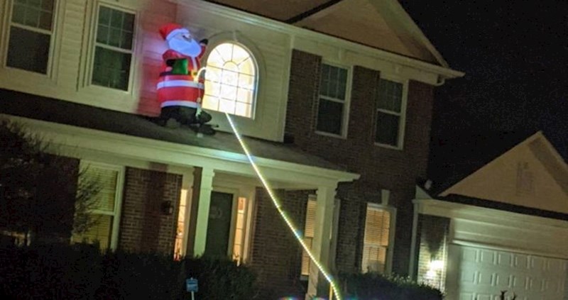 Netko je napravio genijalnu božićnu dekoraciju posvećenu svim užasima 2020-te