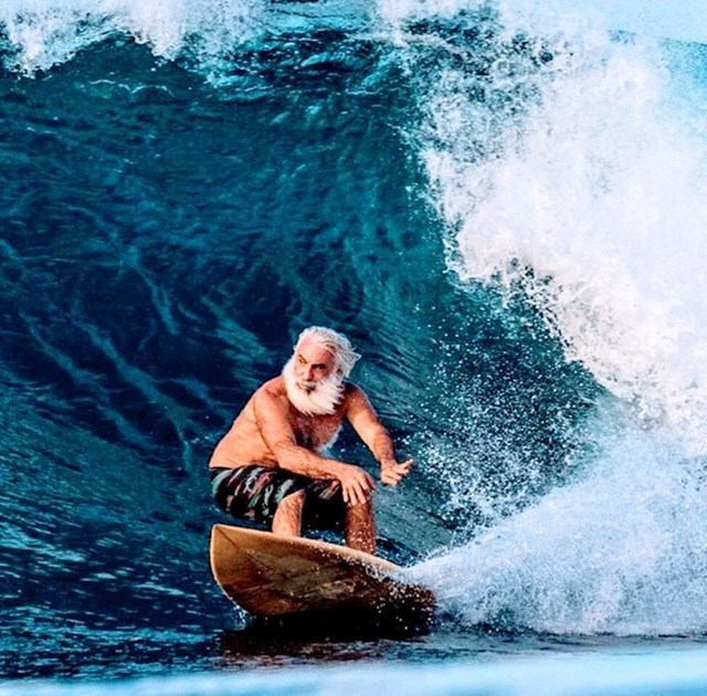 1. "Moj 60-godišnji djed je surfer!"