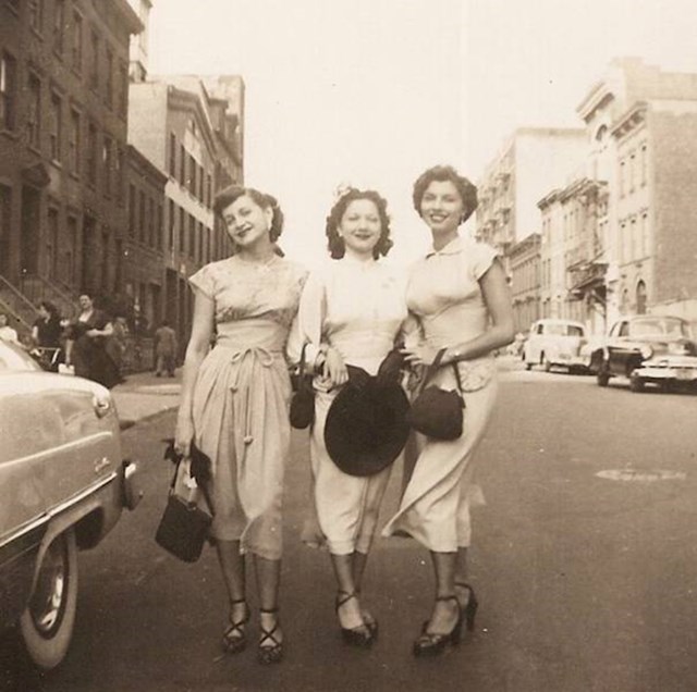 21. "Moja divna baka i prijateljice u New Yorku."