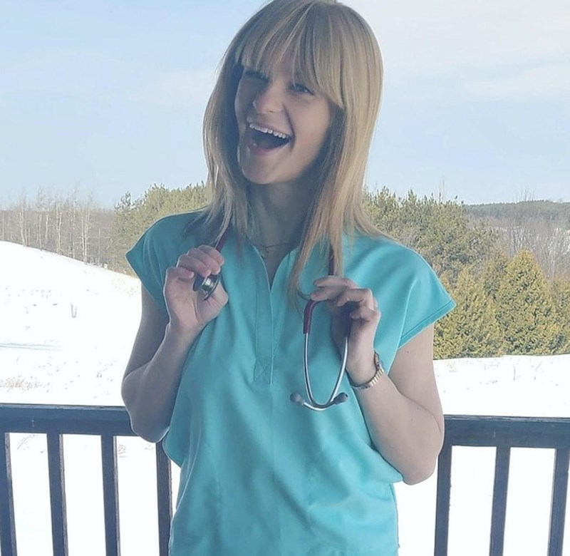 4. "Prije nekoliko godina u ovoj klinici za onkologiju liječila sam se od raka. Danas ovdje radim kao medicinska tehničarka!"