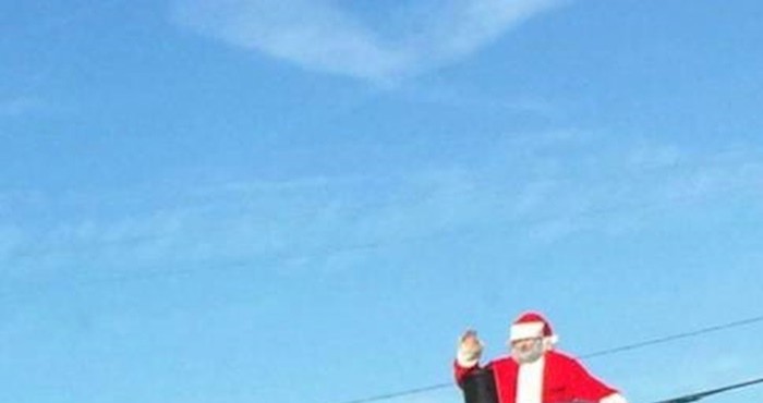 Umjesto u sanjkama, ovaj djedica provozao se u vrlo neobičnom vozilu