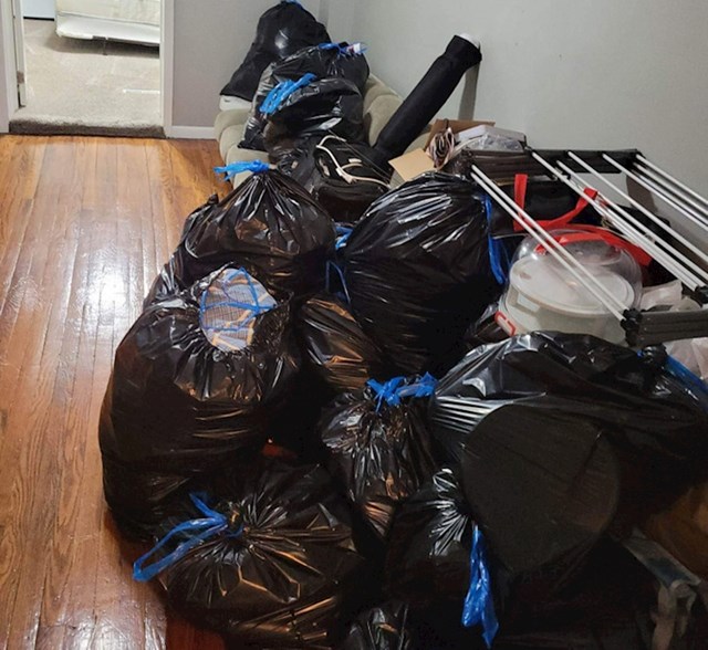 15. "Vratio sam se doma i pronašao sve svoje stvari u vrećama za smeće. Moj najmodavac naručio je čišćenje na krivu adresu..."