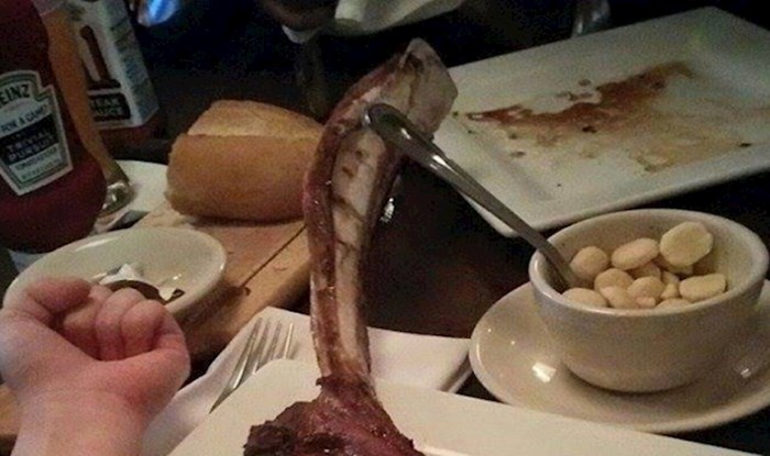 Zapanjit će vas veličina ovog steaka, morate ga vidjeti u usporedbi s ljudskom podlakticom