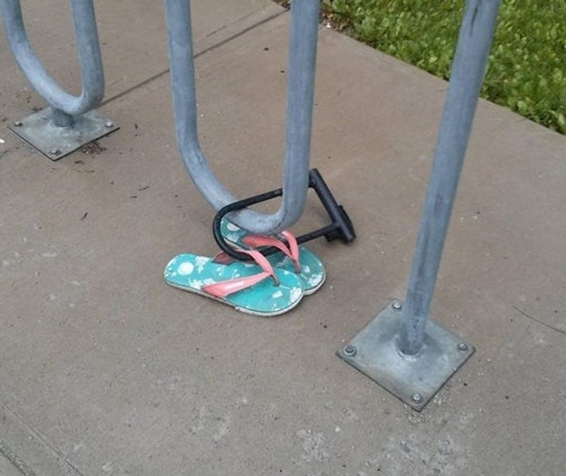 16. Netko je svezao japanke👌