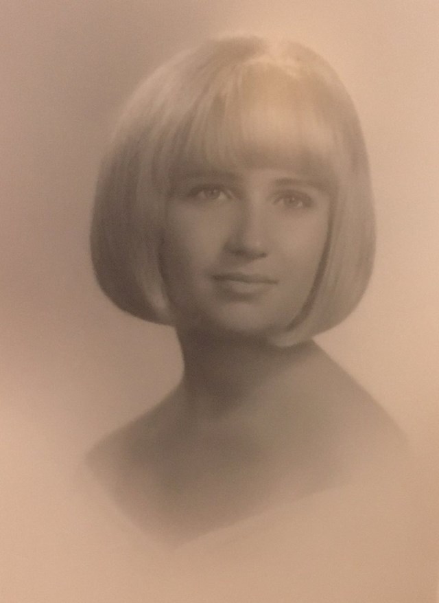 9. "Fotka moje mame iz 1967. godine, kad je imala 19."