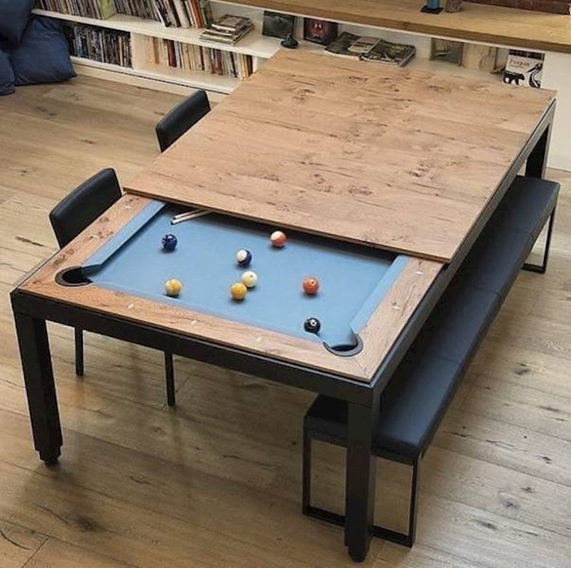 ...pretvara se u stol za biljar. :D