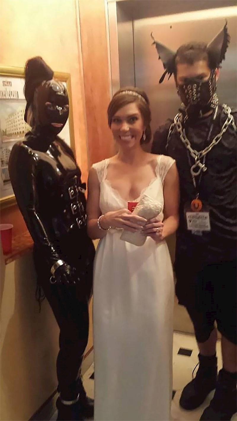 4. Ponekad se dogodi da hotel u kojem imate vjenčanje istovremeno, u drugoj hali, ima druženje fetišista