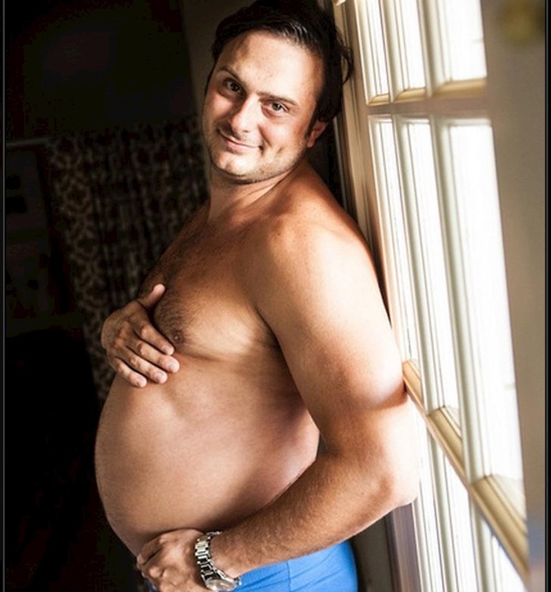 2. Njegova žena nije htjela pozirati trudna, pa je on odlučio uskočiti