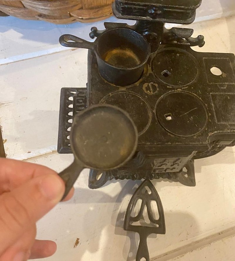 17. Minijaturno kuhalo.