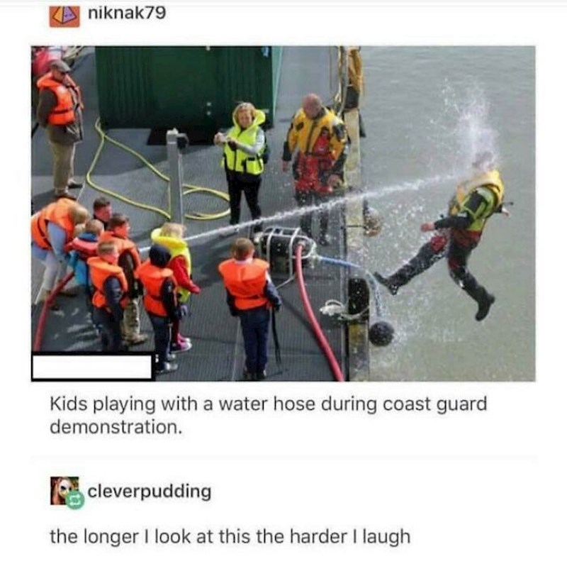 3. Djeca su se malo zaigrala s crijevom za vodu, a nastradao je siroti zaposlenik obalne straže