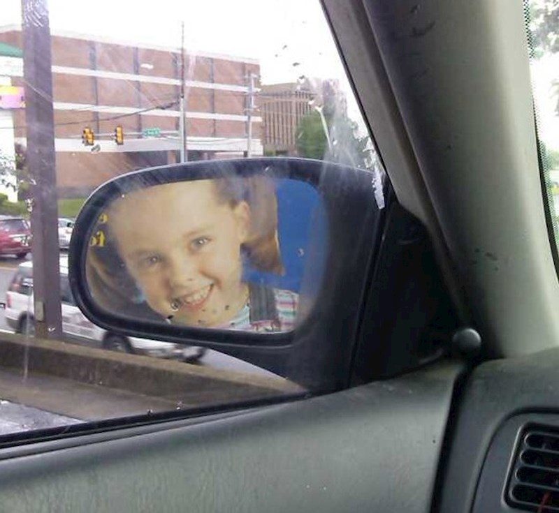 9. "Ova djevojčica mi se odjednom pojavila u retrovizoru. Trebalo mi je par sekundi da shvatim da je to kamion koji se parkirao iza mene."