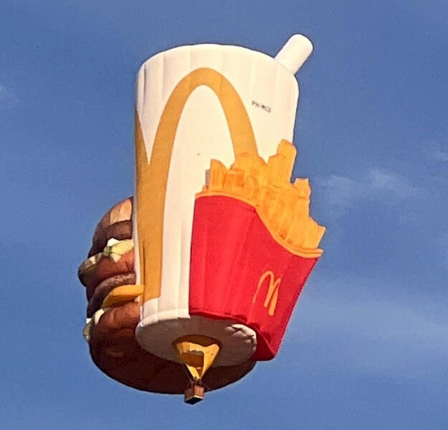10. Balon na vrući zrak koji izgleda kao Big Mac meni
