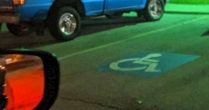 Nasmijat ćete se kad vidite što je parkirano na mjestu za osobe s invaliditetom