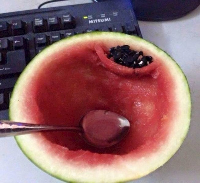 10. Ovako možete jesti lubenicu bez da ikad više zagrizete sjemenku