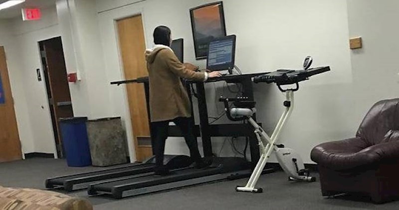 1. Knjižnica na kampusu koja u podrumu ima traku za trčanje i pored nje kompjuter, pa možete vježbati i učiti istovremeno