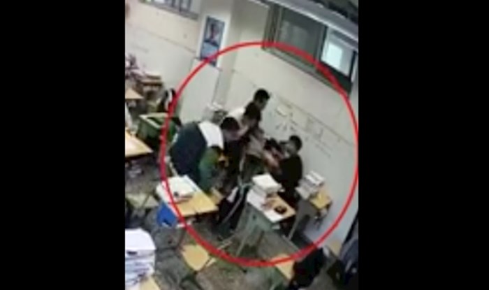 Hit snimka pokazuje trenutak potresa u jednoj školi, reakcija ovog učenika totalno će vas oduševiti