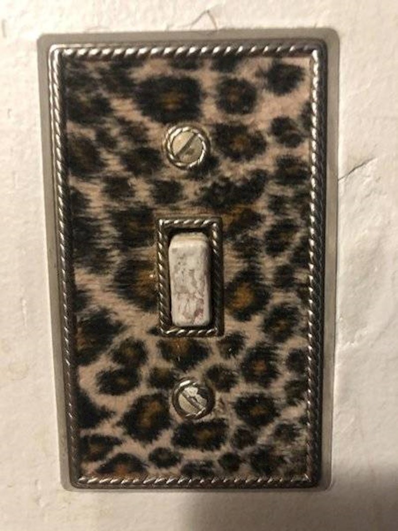 1. Ovako je uredio prekidač za svjetlo u svojem uredu