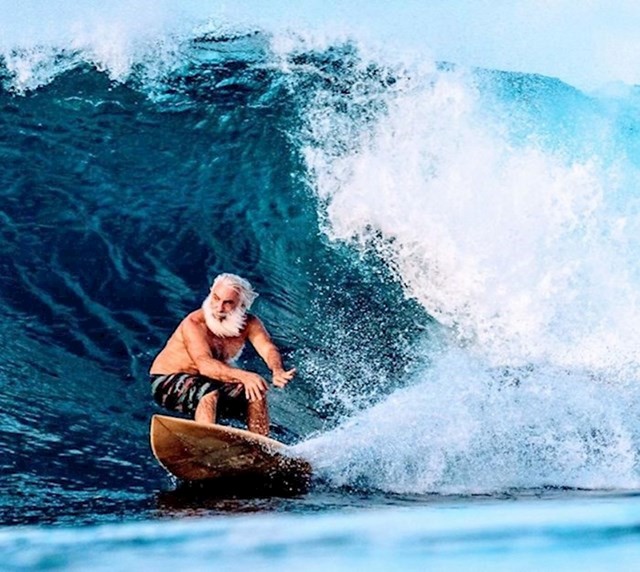 8. Moj 73-godišnji djed surfer...