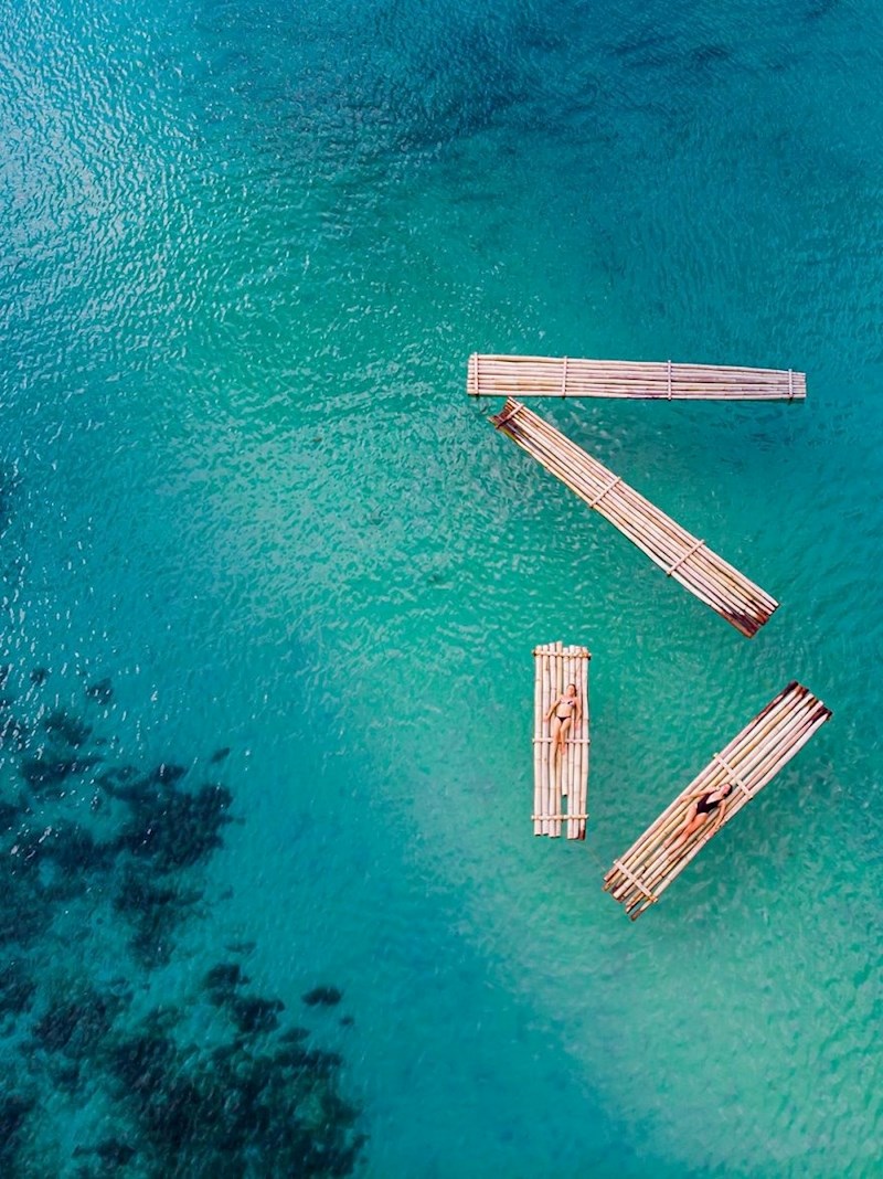 #21 "Dani odmora"; Filipini