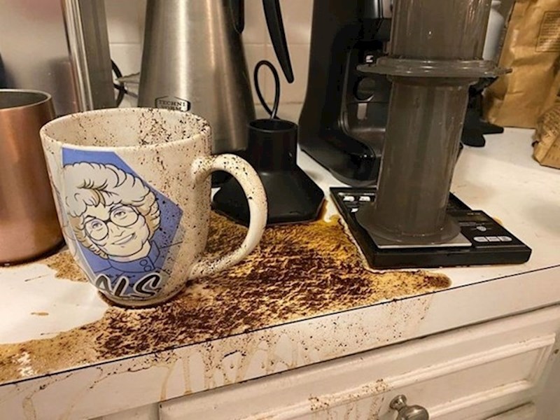 5. Pokušao je napraviti kavu Aeropressom