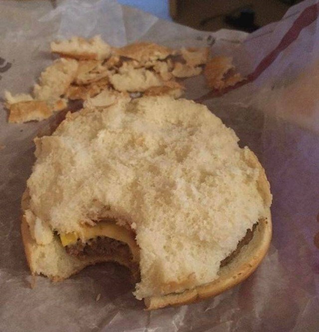 15. "Moj dečko ima svoj način za jedenje burgera"