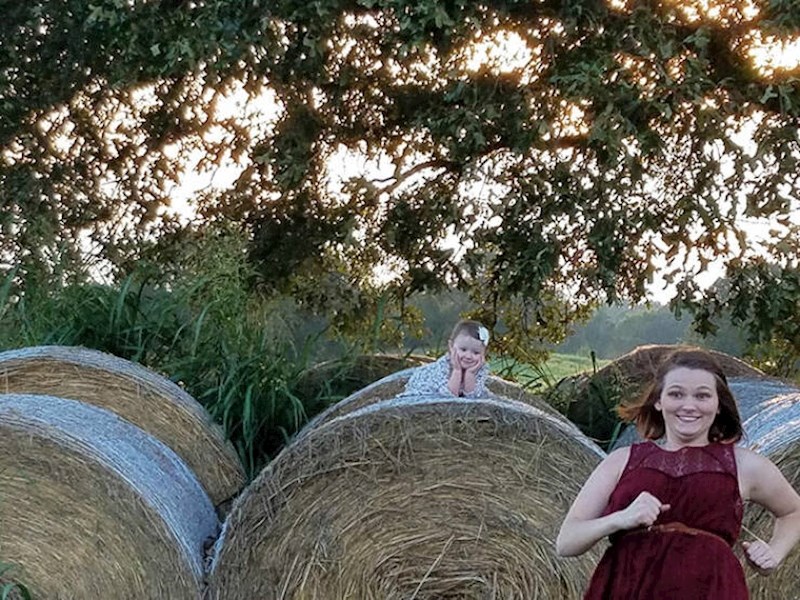 16. Pokušala se nabrzinu maknuti iz kadra...nije uspjela!😂