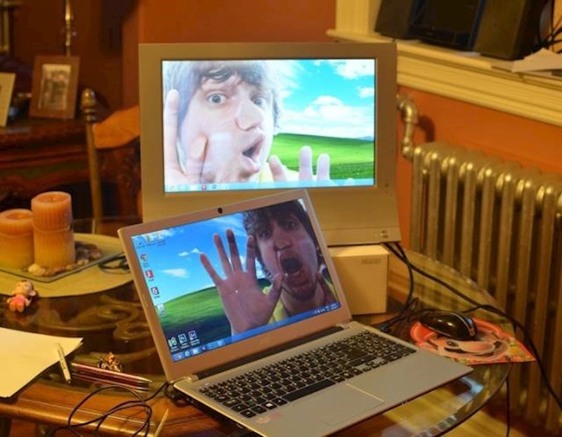 "Moja kćerka sanjala je da me pojeo kompjuter. Odučio sam joj ovo staviti na desktop."