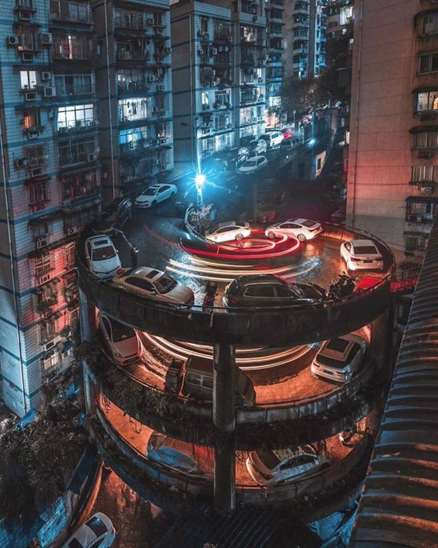 1. Chongqing, Kina. Zamislite kako je ljudima koji žive uz ovakvu prometnicu.😟