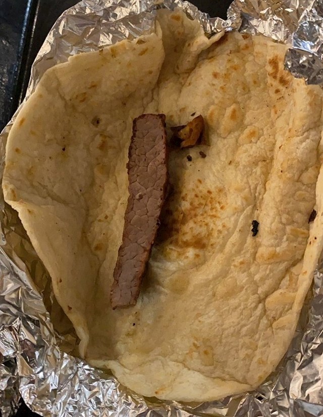8. "Unutrašnjost tortilje koju sam kupio."