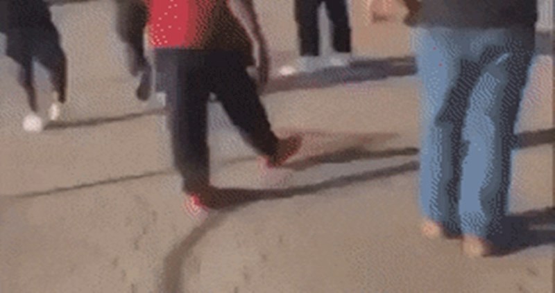 Htio je pokazati da je faca, ali uspio se samo osramotiti pred hrpom ljudi