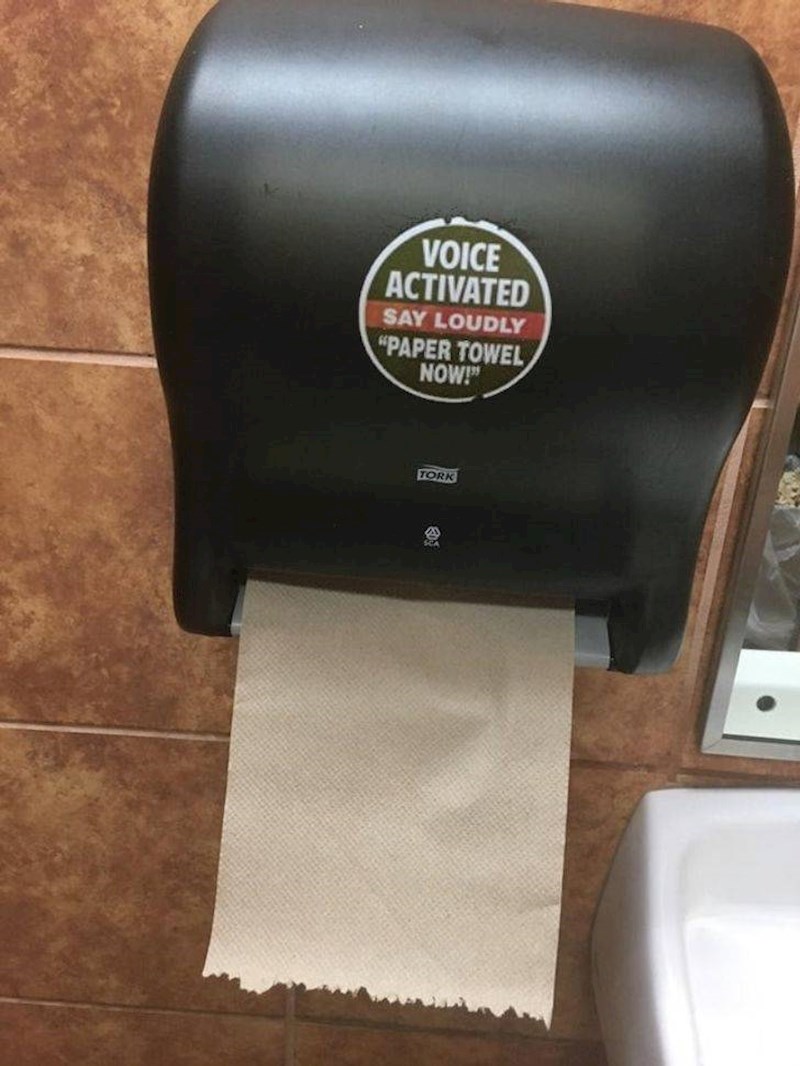 5. Automat za papir koji radi na glasovnu naredbu