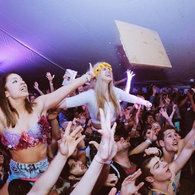 #18  Kad vam sudbina da pljusku, samo zatvorite oči i suočite se s njom  poput čovjeka!