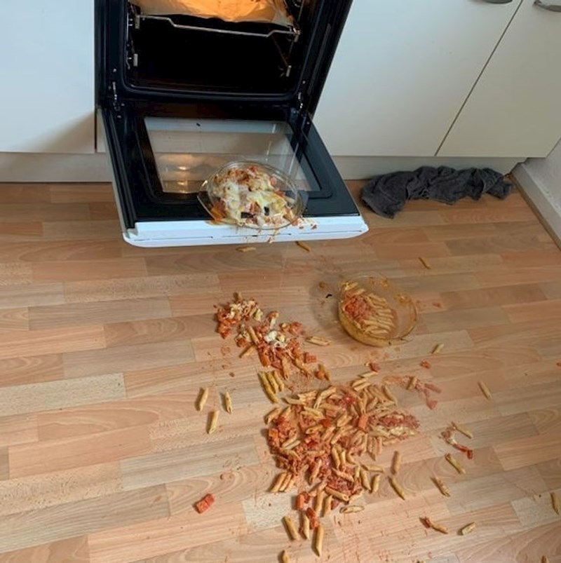 12. Pozvala sam starce na ručak. Pozvonili su u krivom trenutku...