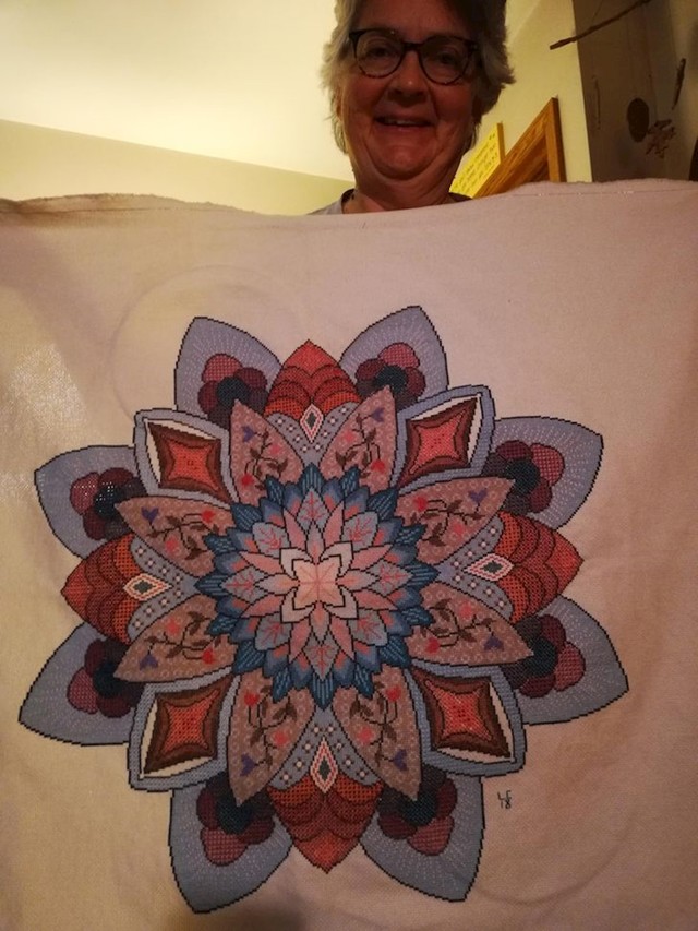 10. Moja mama 20 godina polako je radila na ovome! Danas je napokon gotova!