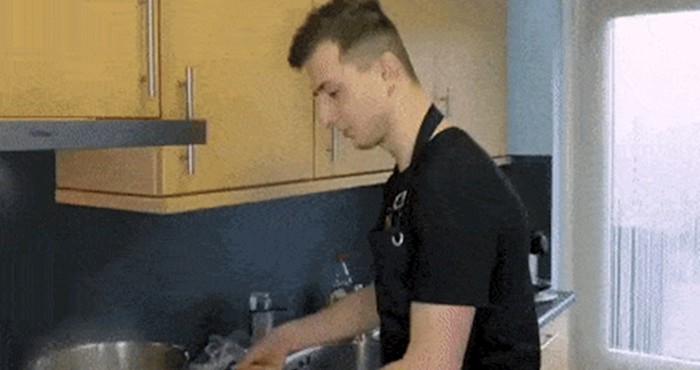 Ovo je možda najgori kuhar na svijetu, nećete vjerovati što je napravio s pizzom😒