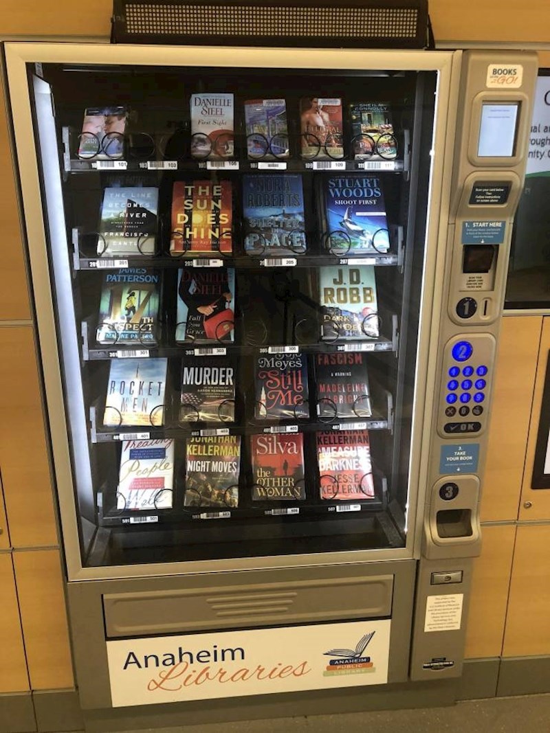 11. Umjesto čokoladica i gaziranih pića, u ovom automatu su knjige