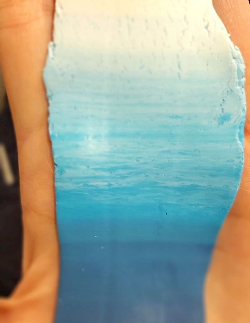 "Miješala sam polimernu glinu i dobila ovaj ocean kao rezultat."