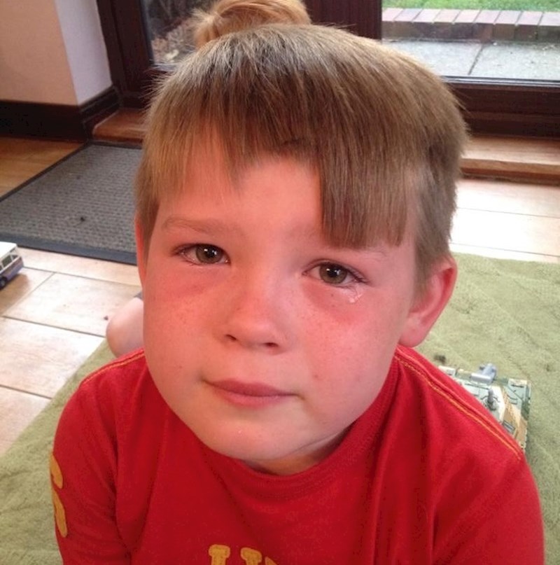 Sam se ošišao i nije baš zadovoljan.