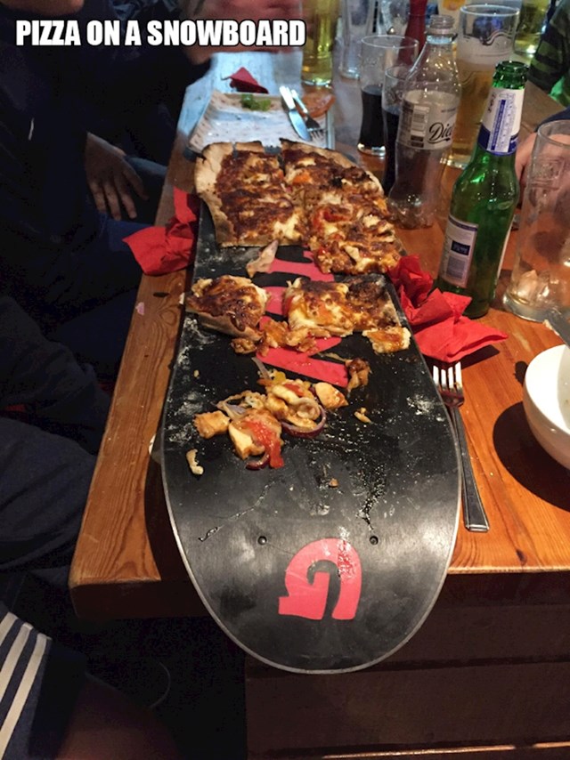 22. Pizza na snowboardu