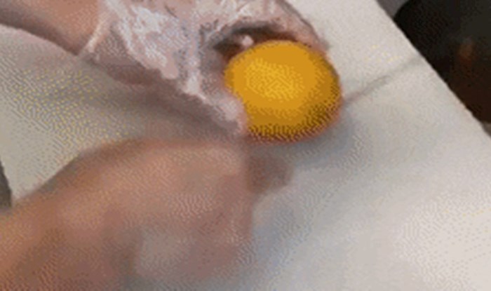 Zabavan način guljenja naranče koji ćete poželjeti odmah isprobati
