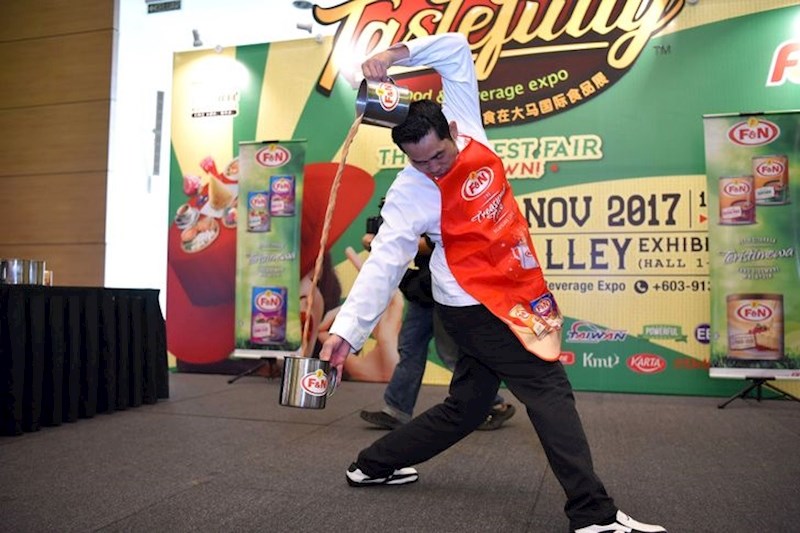 9. Imaju natjecanja u spravljanju čaja.