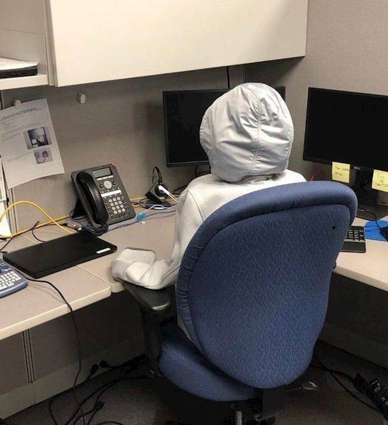 1. Odlučio je otići kući usred smjene na poslu. Nikakav problem! 😂