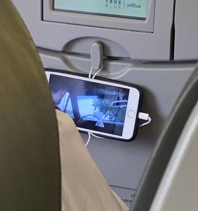 2. "Tip koji je sjedio ispred mene u avionu je genije!"