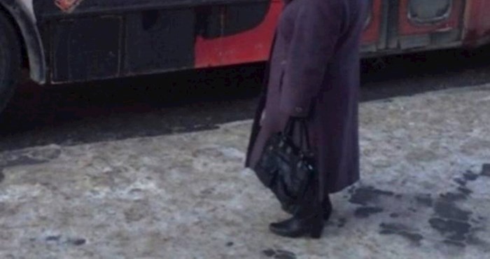 Gospođa na autobusnoj stanici našla se u vrlo čudnoj situaciji