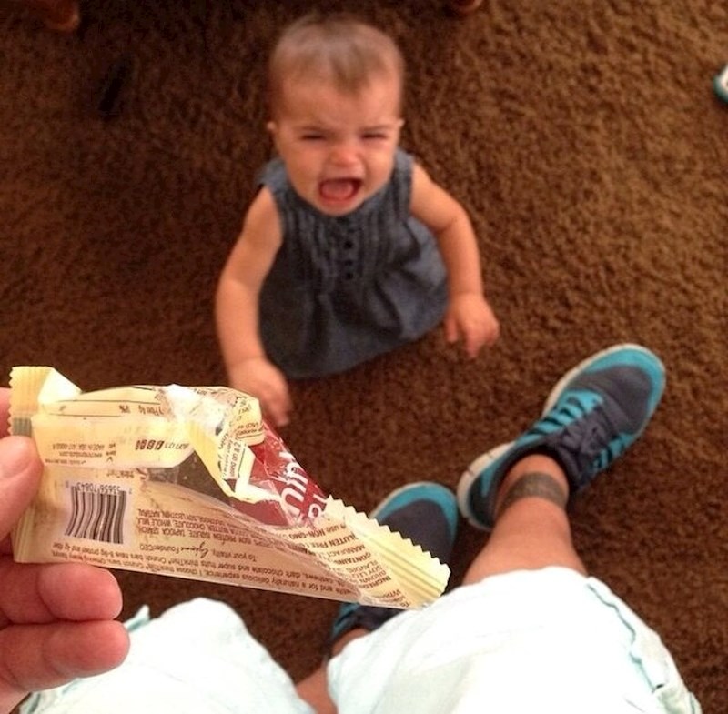 "Nisam joj dao da se uguši s ovim plastičnim omotom, očito misli da sam užasan roditelj."