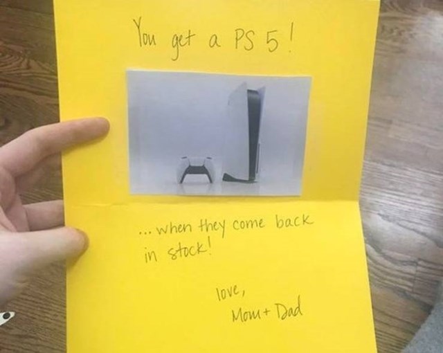 6. "Dobio sam PS5 ovog Božića...ili sam barem tako mislio."